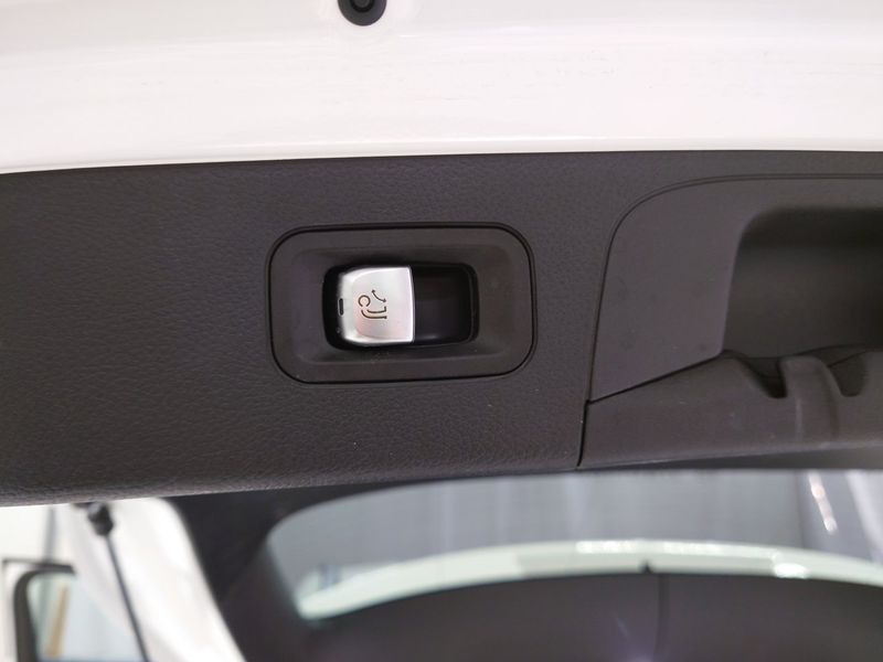 Mercedes GLC220 bild 15