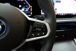 BMW i4 bild 21