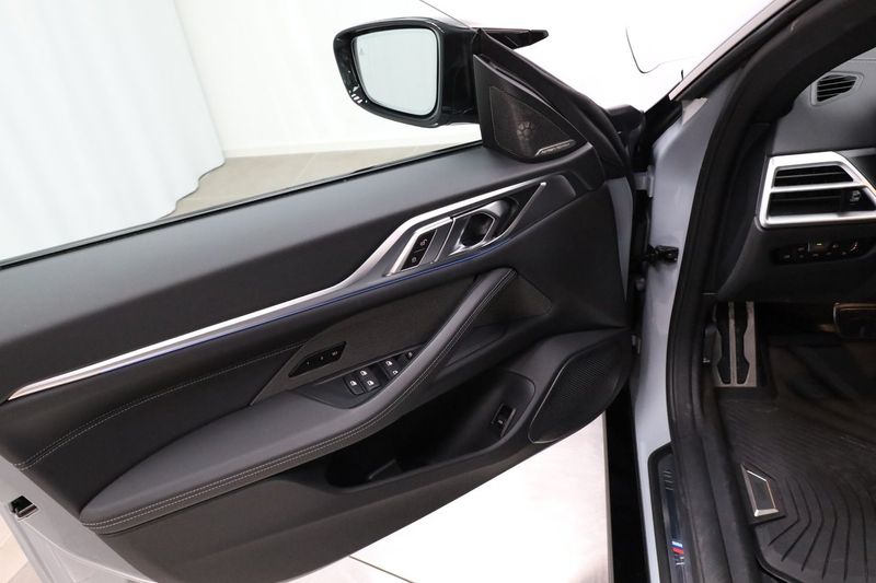 BMW i4 bild 14