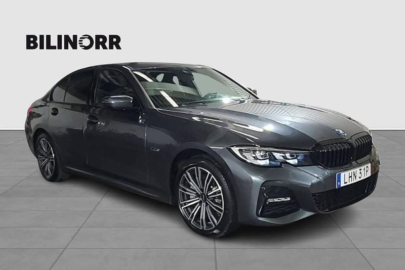 BMW 330 bild 8