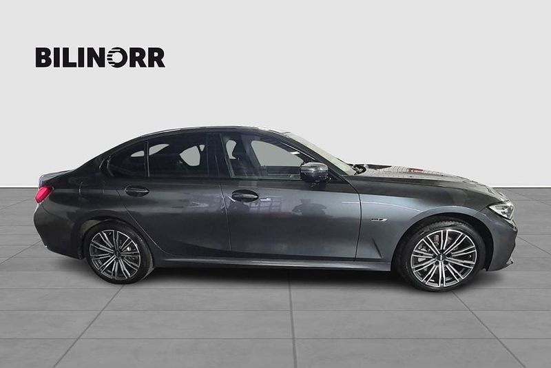BMW 330 bild 7