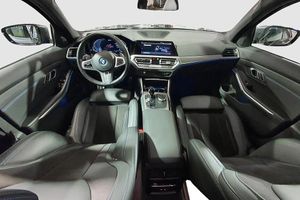 BMW 330 bild 13