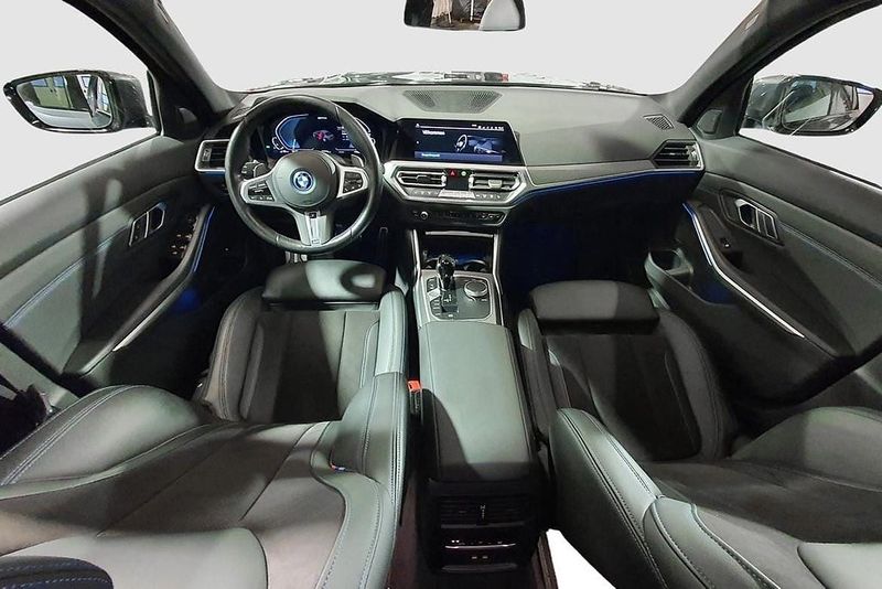 BMW 330 bild 13