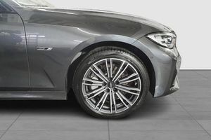 BMW 330 bild 11