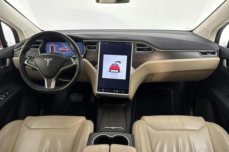 Tesla Model X bild 6