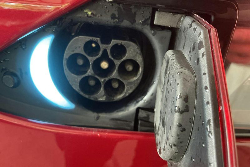 Tesla Model X bild 17