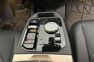 BMW iX bild 13