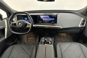 BMW iX bild 6
