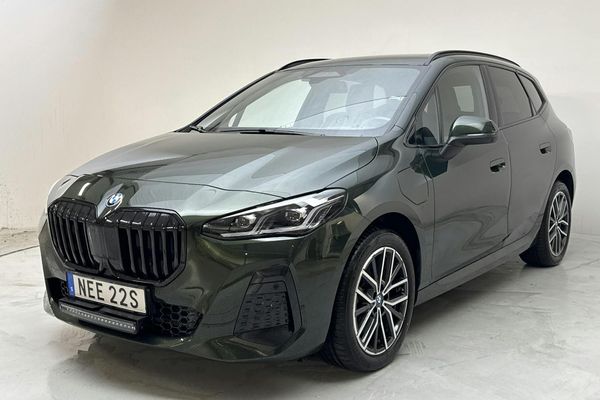 BMW 230 e Active Tourer 16,3kWh, U06 (326hk) - 2023