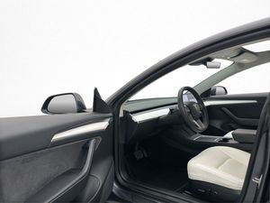 Tesla Model 3 bild 10