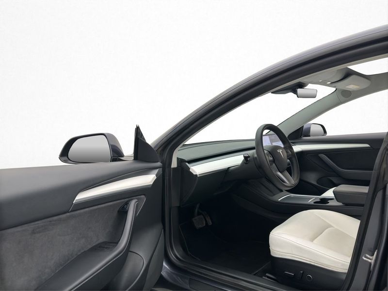 Tesla Model 3 bild 10