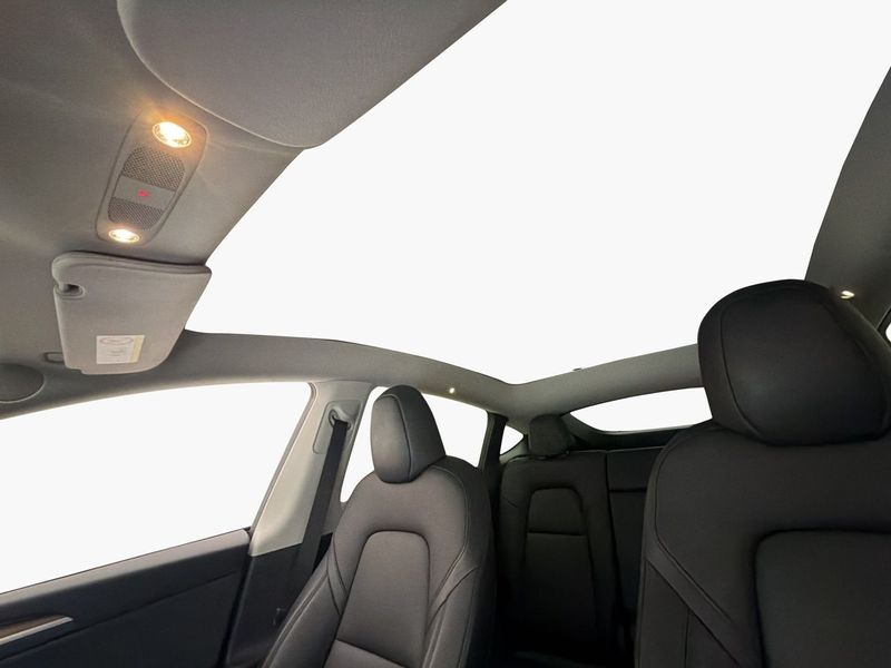 Tesla Model Y bild 12