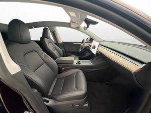 Tesla Model Y bild 9