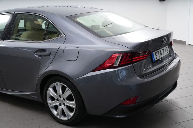 Lexus IS bild 11