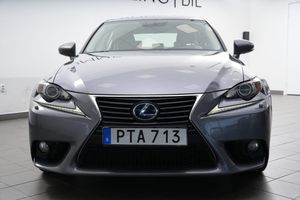 Lexus IS bild 8