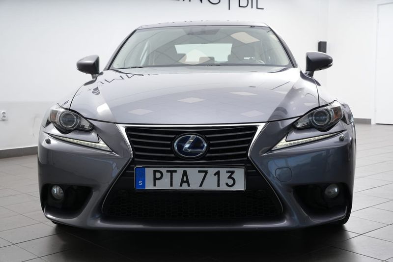 Lexus IS bild 8