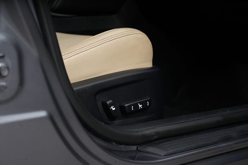 Lexus IS bild 19