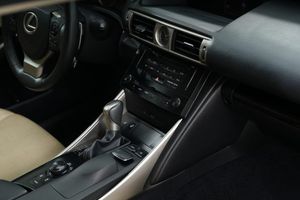 Lexus IS bild 20