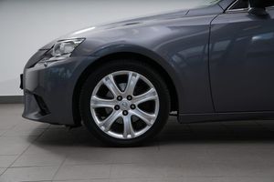 Lexus IS bild 3
