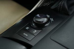 Lexus IS bild 24