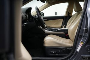 Lexus IS bild 14