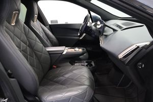 BMW iX bild 9