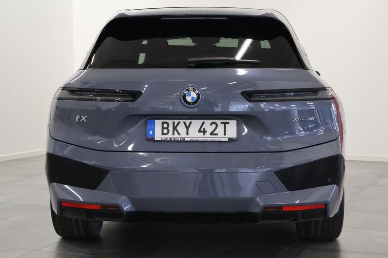 BMW iX bild 5