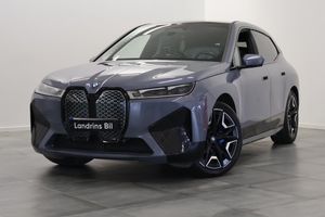 BMW iX bild 1