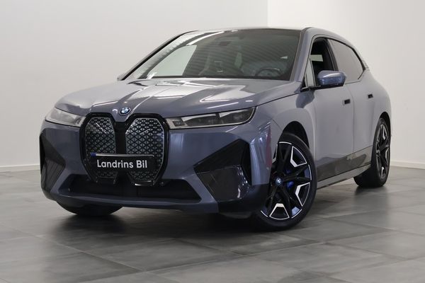 BMW iX xDrive40, 326 hk, 22",Sky Lounge, Dragkrok, HK, V-hjul - 2022