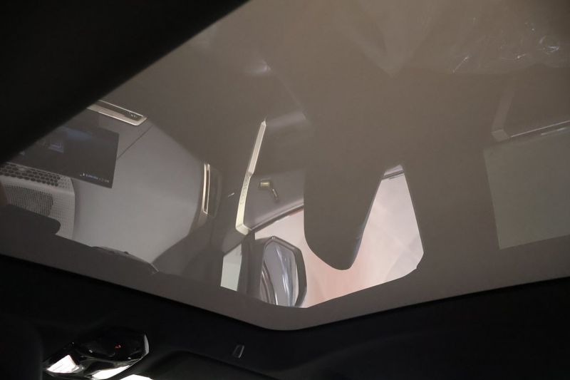 BMW iX bild 17