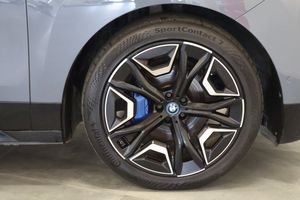 BMW iX bild 24