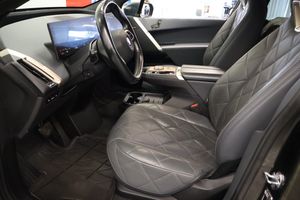 BMW iX bild 8