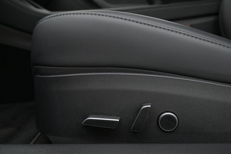 Tesla Model 3 bild 11