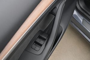 Tesla Model 3 bild 10