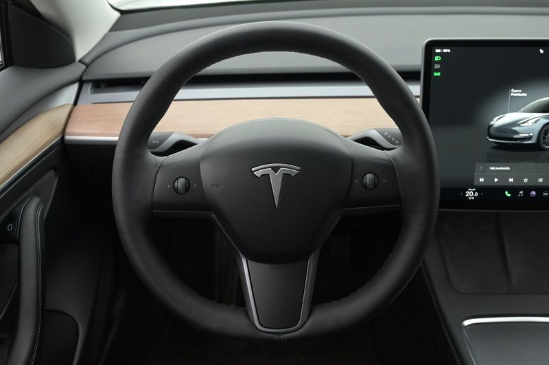 Tesla Model 3 bild 7