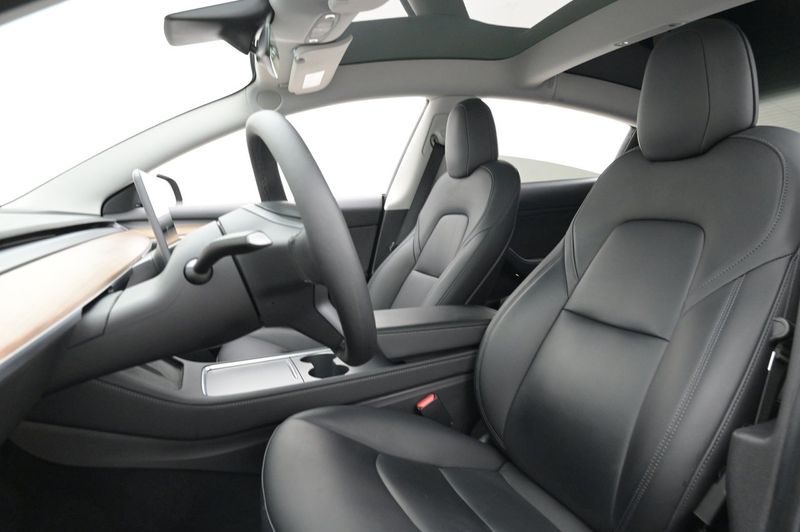Tesla Model 3 bild 9