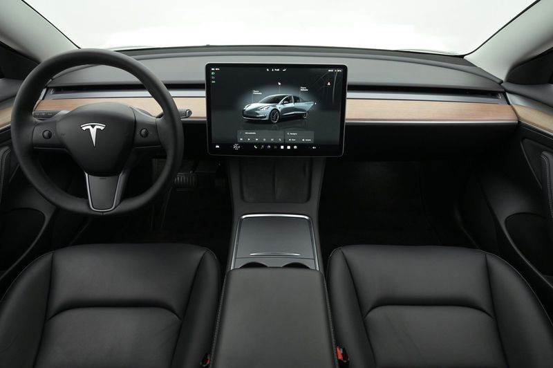Tesla Model 3 bild 6