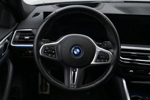 BMW i4 bild 7