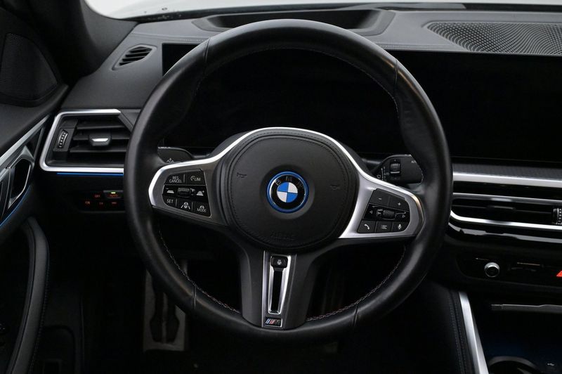 BMW i4 bild 7