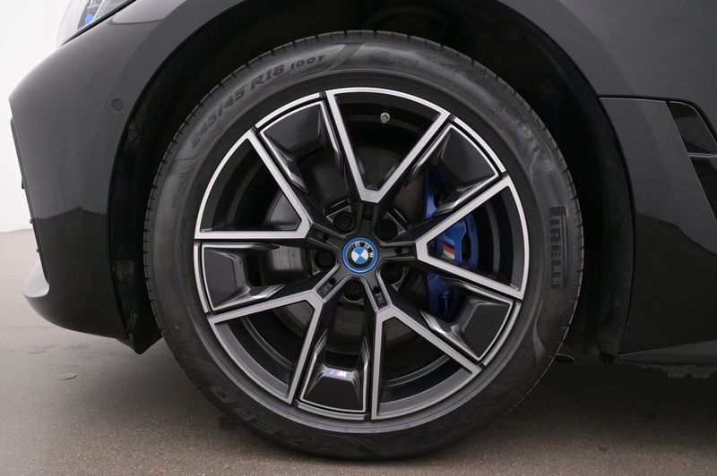 BMW i4 bild 27
