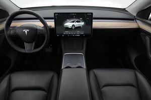 Tesla Model Y bild 6