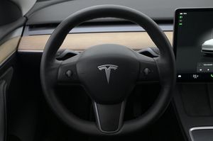 Tesla Model Y bild 7