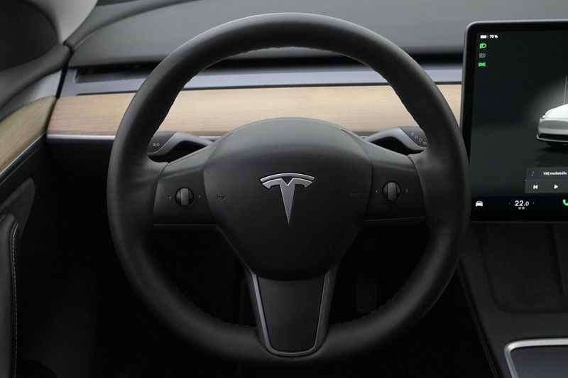 Tesla Model Y bild 7