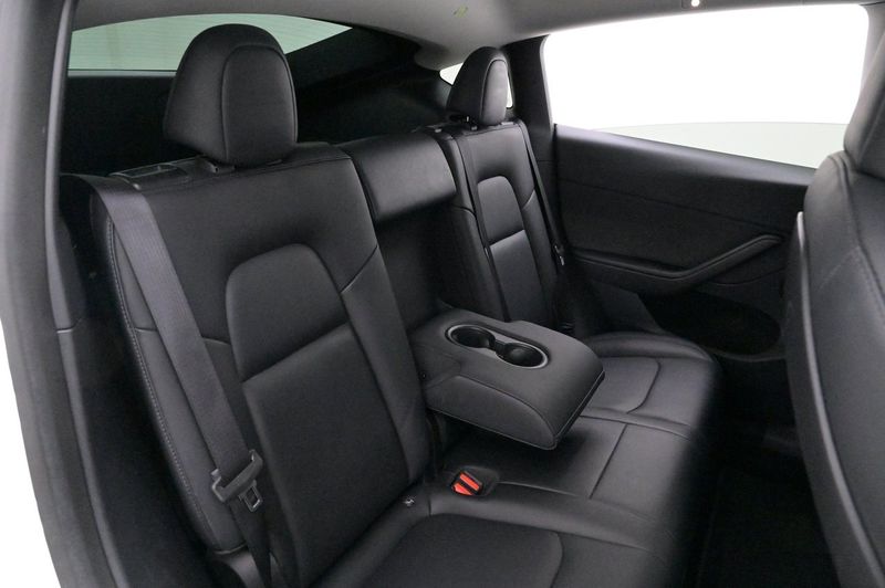 Tesla Model Y bild 21