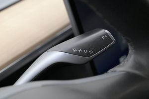 Tesla Model Y bild 8