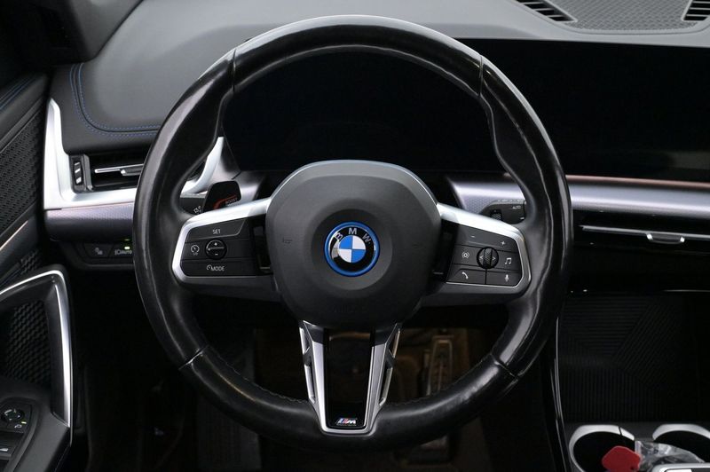 BMW iX1 bild 7