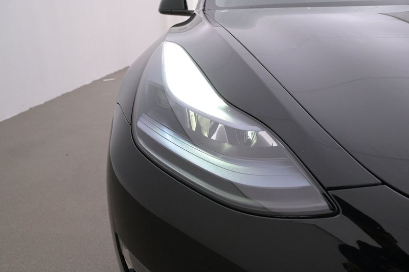 Tesla Model 3 bild 26