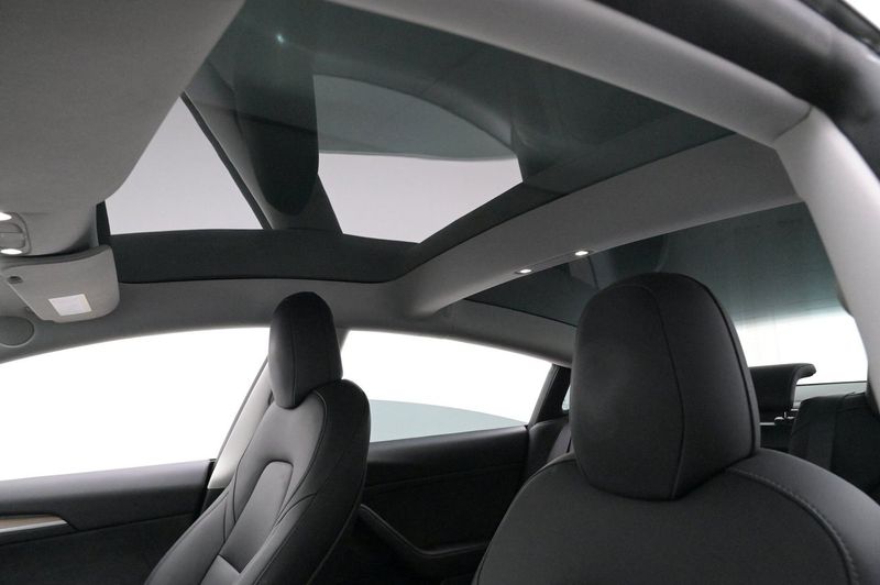 Tesla Model 3 bild 20