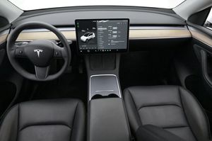 Tesla Model Y bild 6