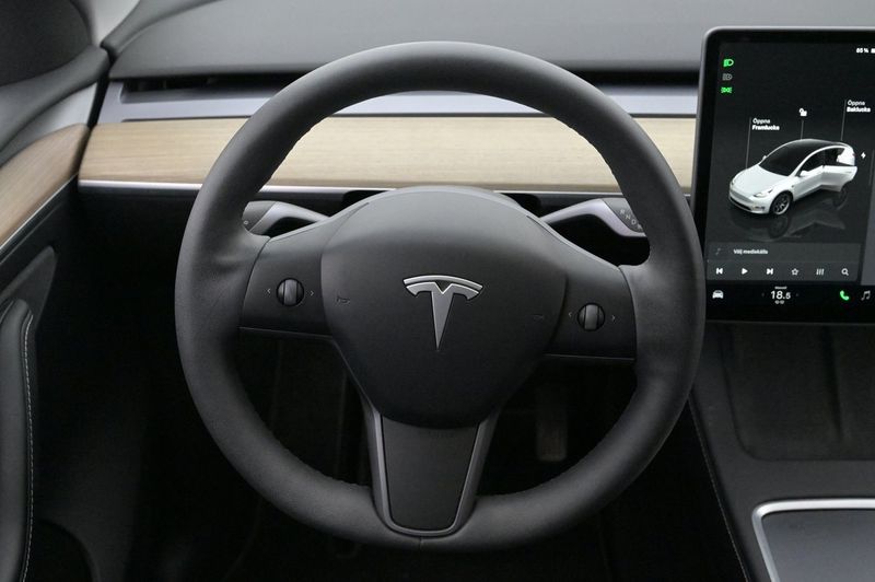 Tesla Model Y bild 7